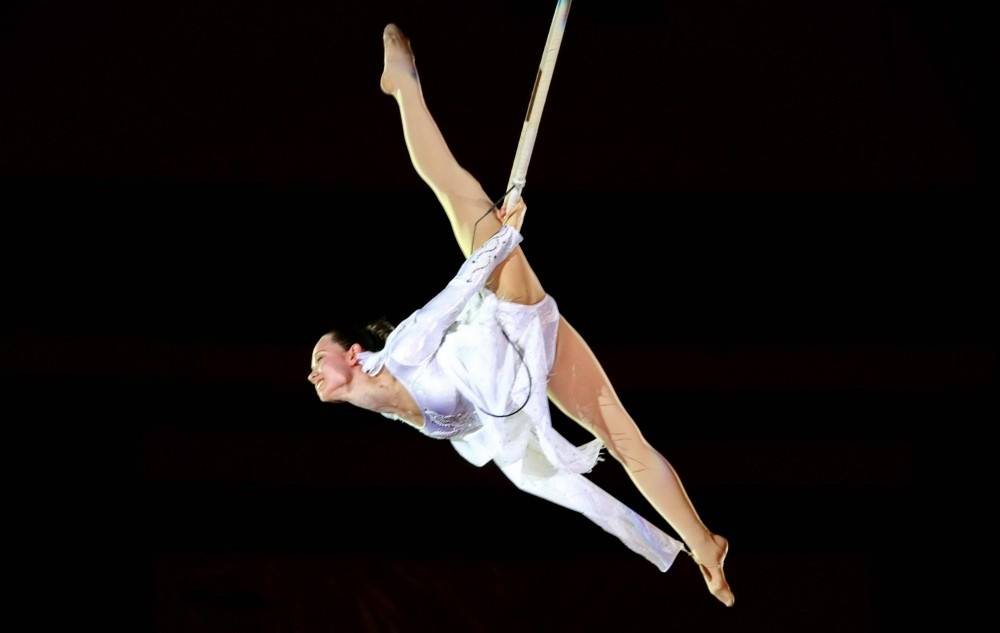 Акробаты Алматинского цирка блистали в программе россиян