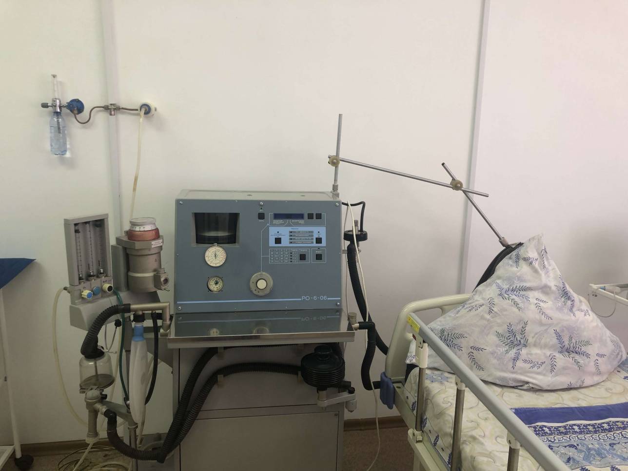 Старый аппарат доя подачи кислорода