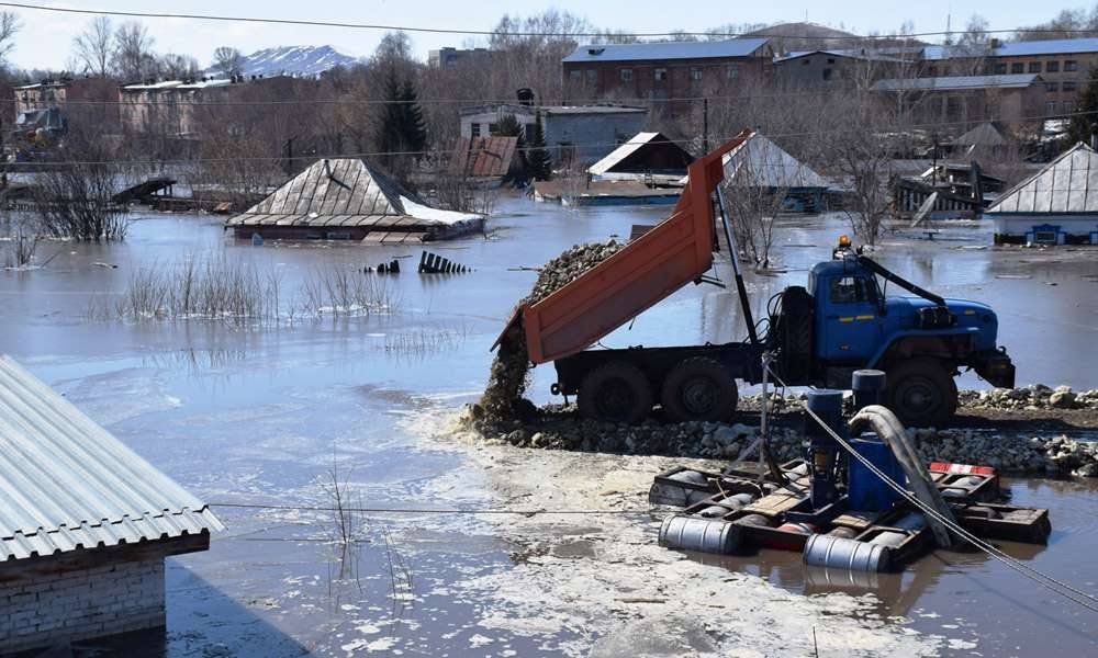 В некоторых местах уровень воды доходит до трёх метров