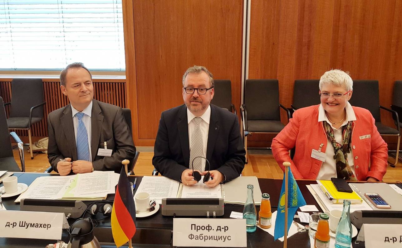 Немецкая сторона увеличит адресную помощь казахстанским немцам до 2,15 млн евро