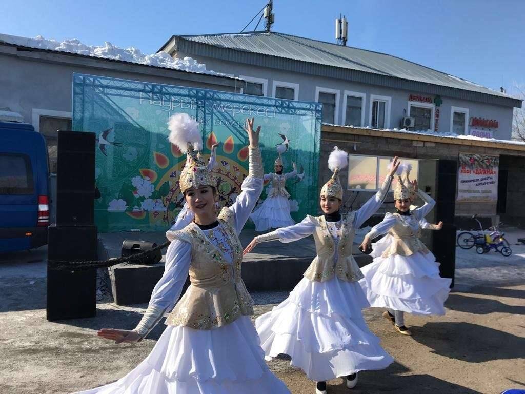 Астанчанам не только пели, но и танцевали 