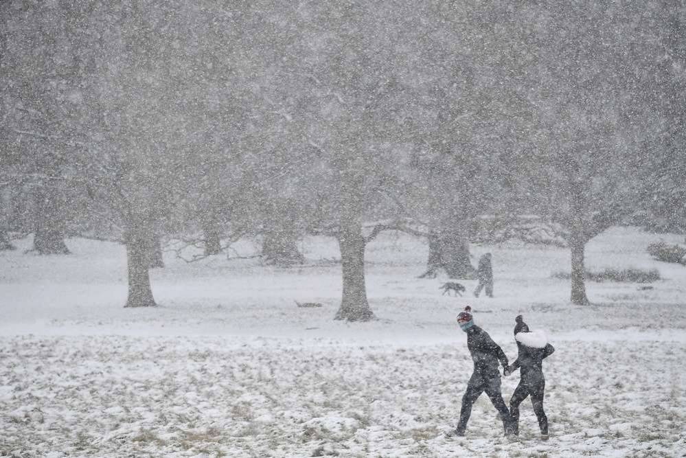 Антициклон "Чудовище с Востока" обрушился на Великобританию