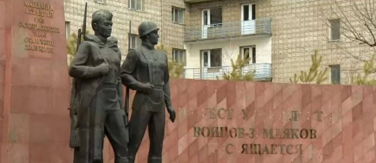 Памятник воинам ВОВ в Астане