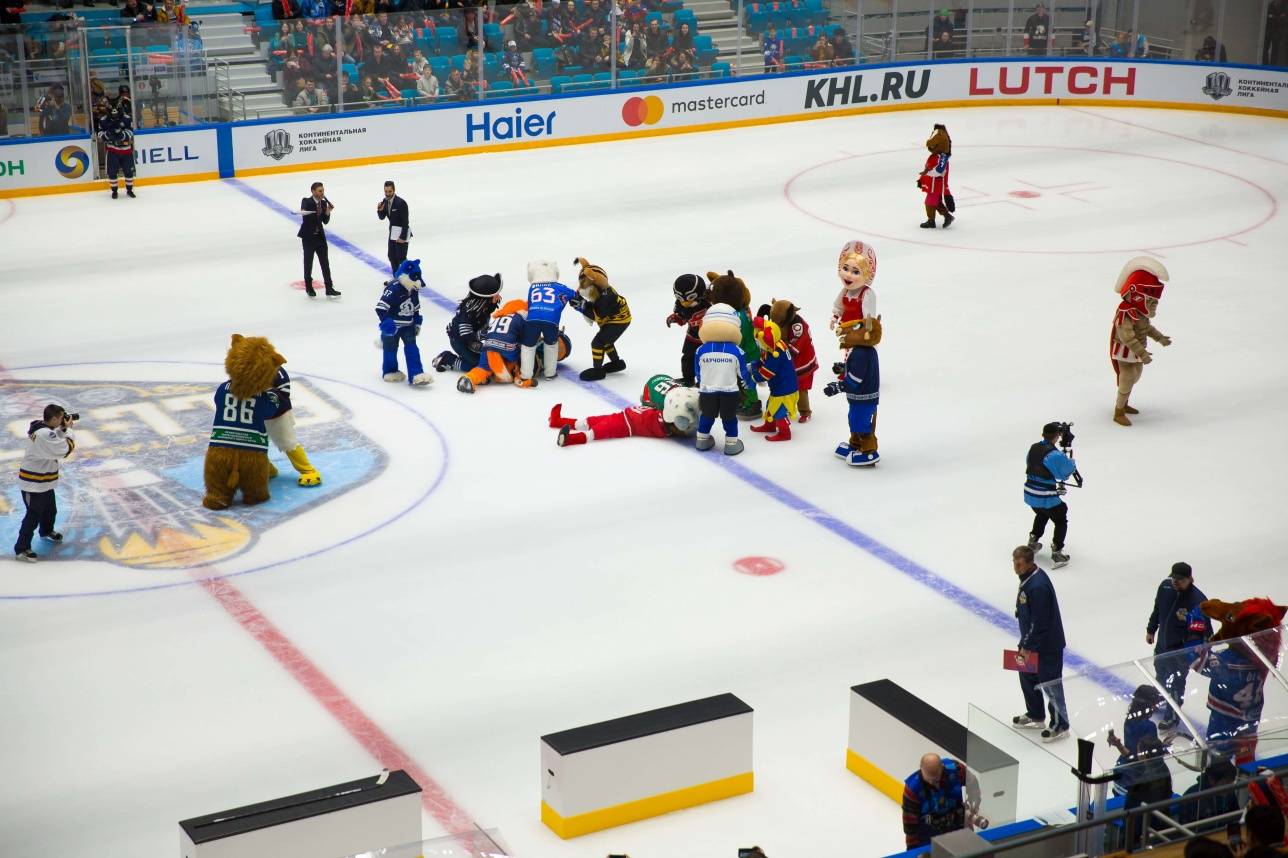 Талисманы команд КХЛ регулярно шуточно дрались друг с другом 