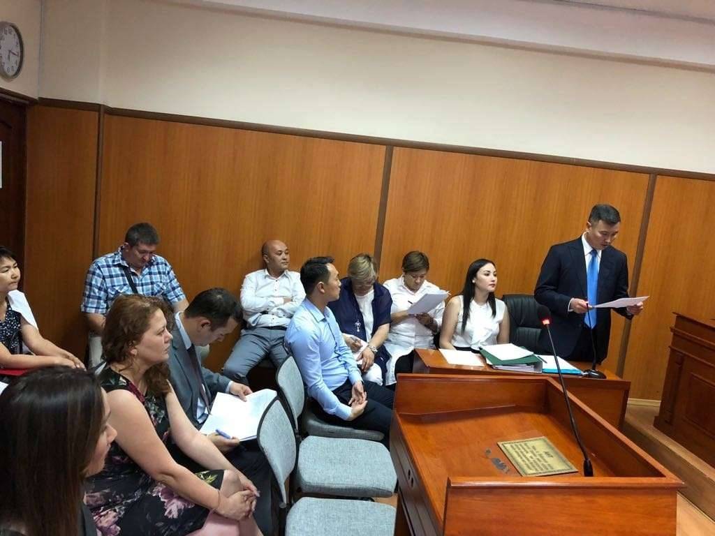 Жанну Уразбахову в горсуде представляли более 30 адвокатов