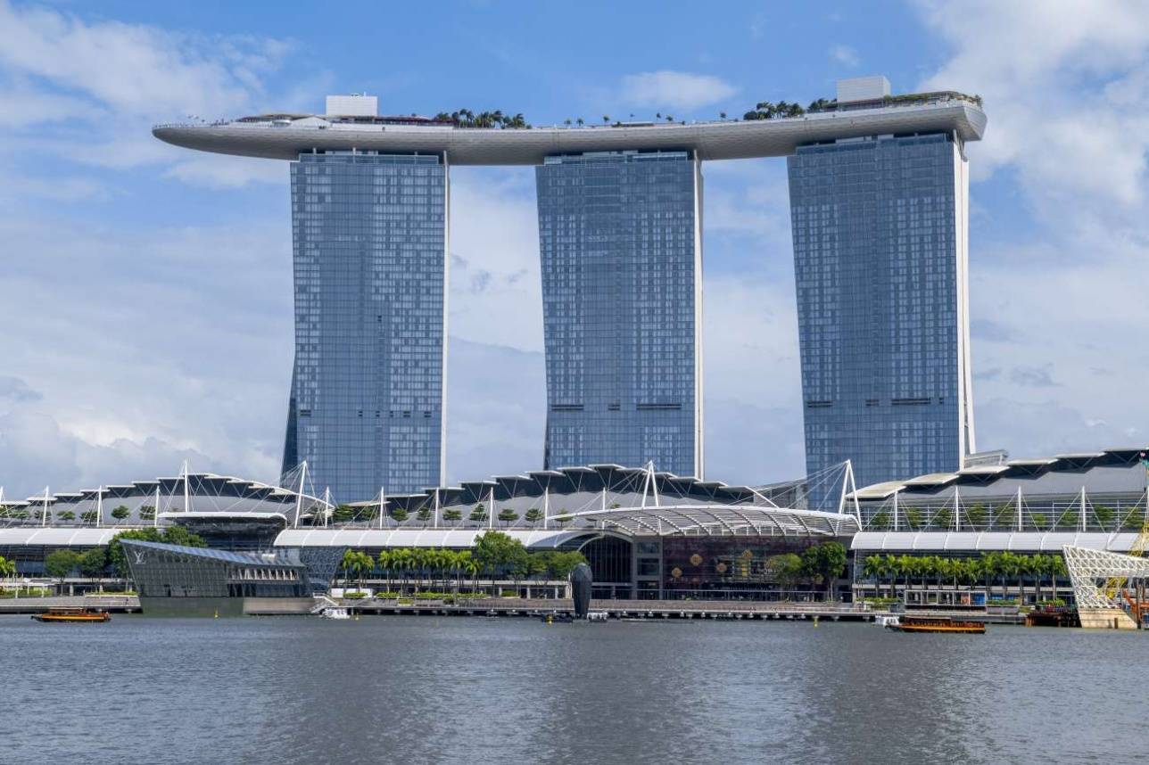 Футуристическое здание отеля Marina Bay Sands