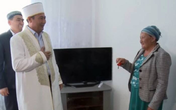 Багила Сарсенгалиева воспитывает троих детей. Жильё семьи разрушено водой