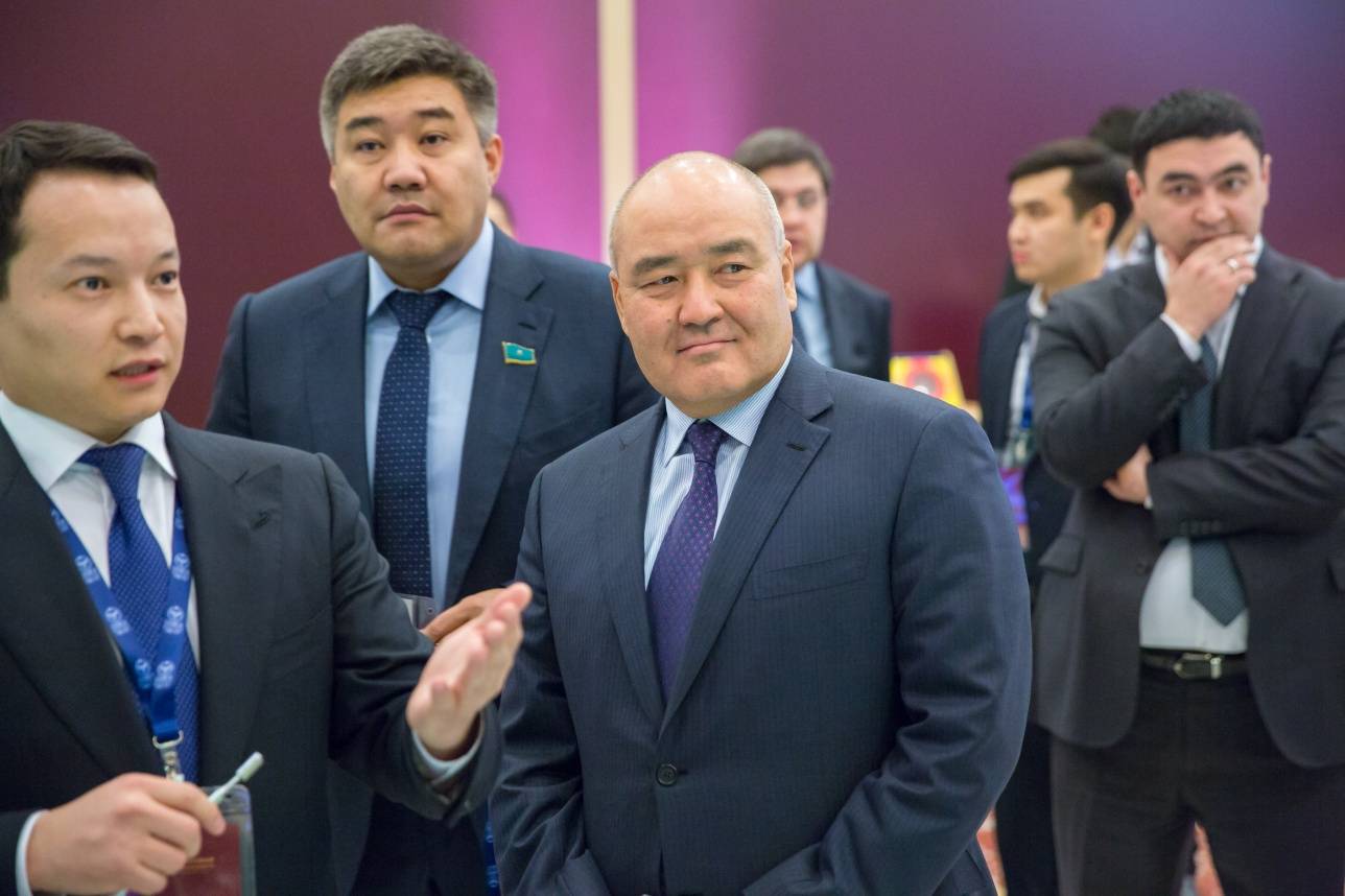 Умирзак Шукеев на выставке инсталляций "Сарук-Казына"