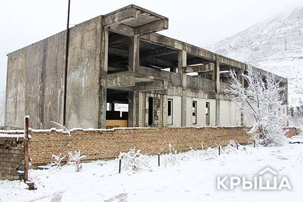 Хозяева жили на участке, чтобы недострой не разворовали