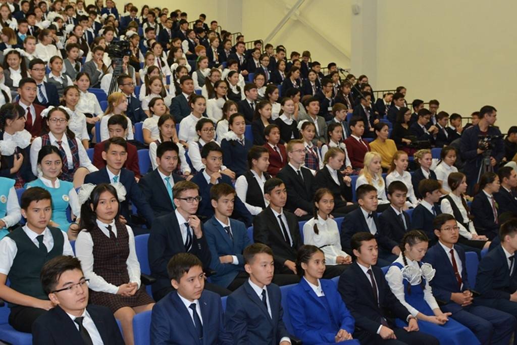 Молодёжь на встрече с Генеральным прокурором