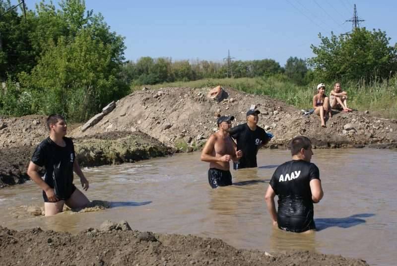 Представители телекомпаний, оператора сотовой связи, фонда "Даму" и сотрудники частных компаний приняли участие в турнире