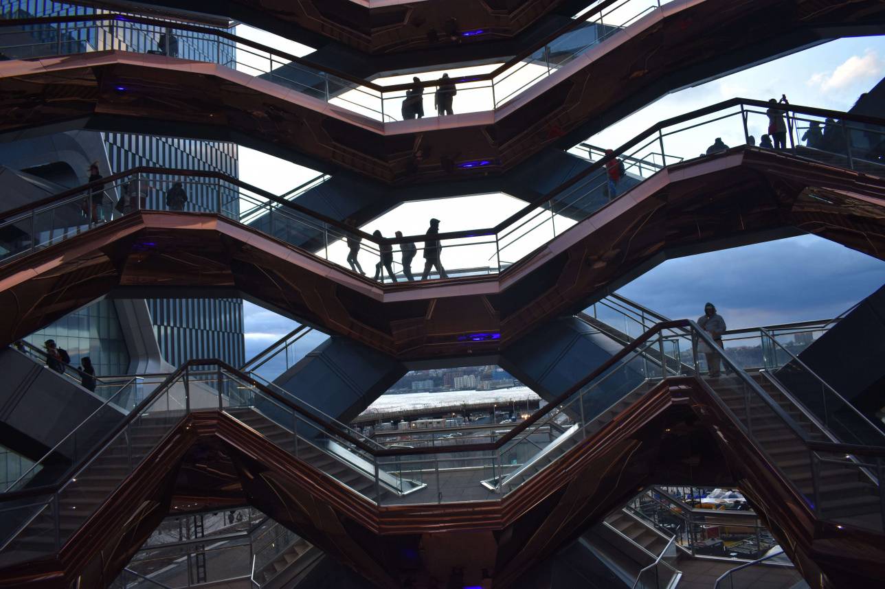 Hudson Yards Vessel бойымен серуендеп, Гудзон өзенін тамашалауға мүмкіндігіңіз болады