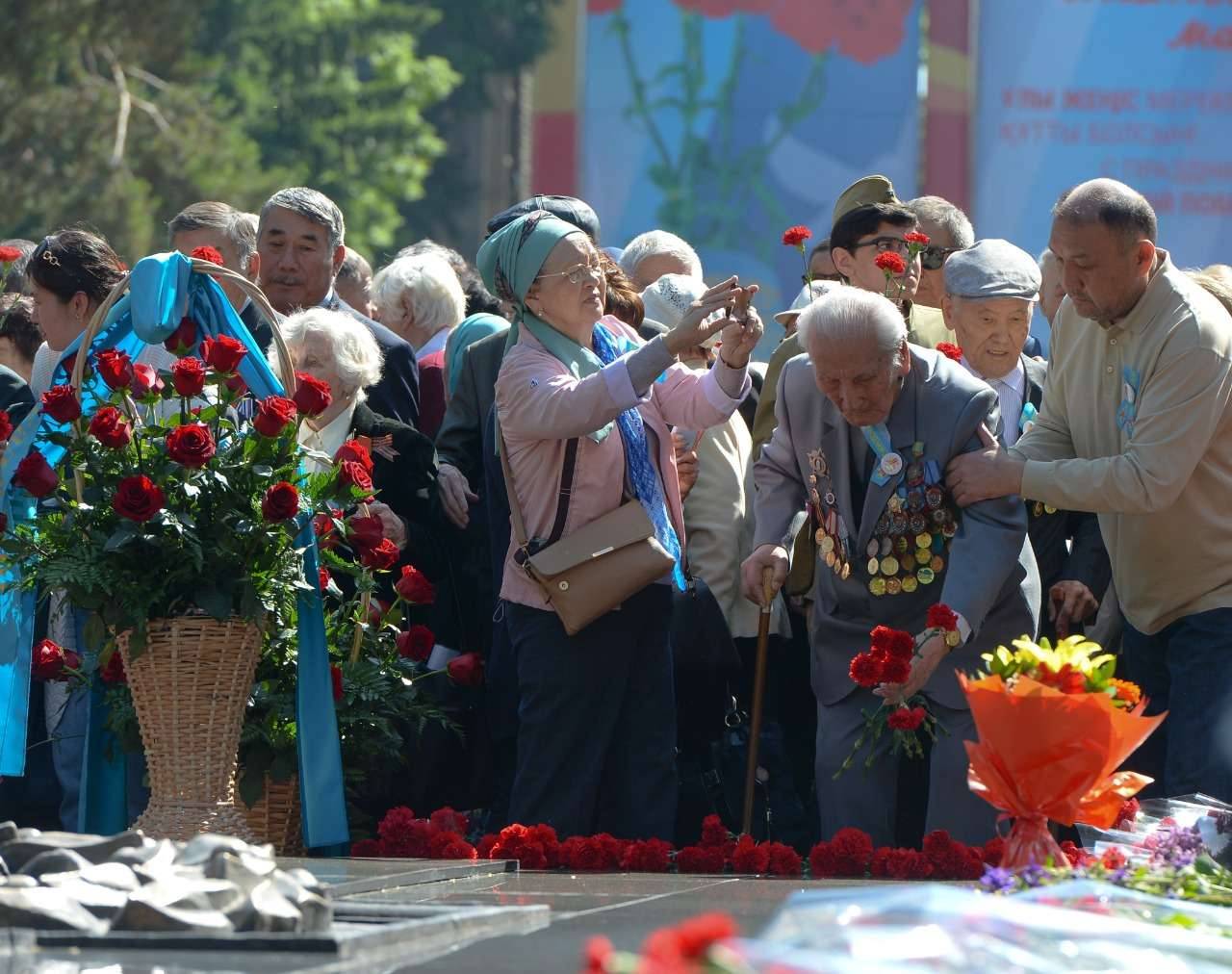 Празднование Дня победы в Алматы