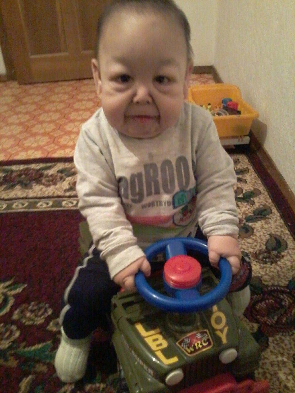 Малыш любит всё, что любят детки его возраста