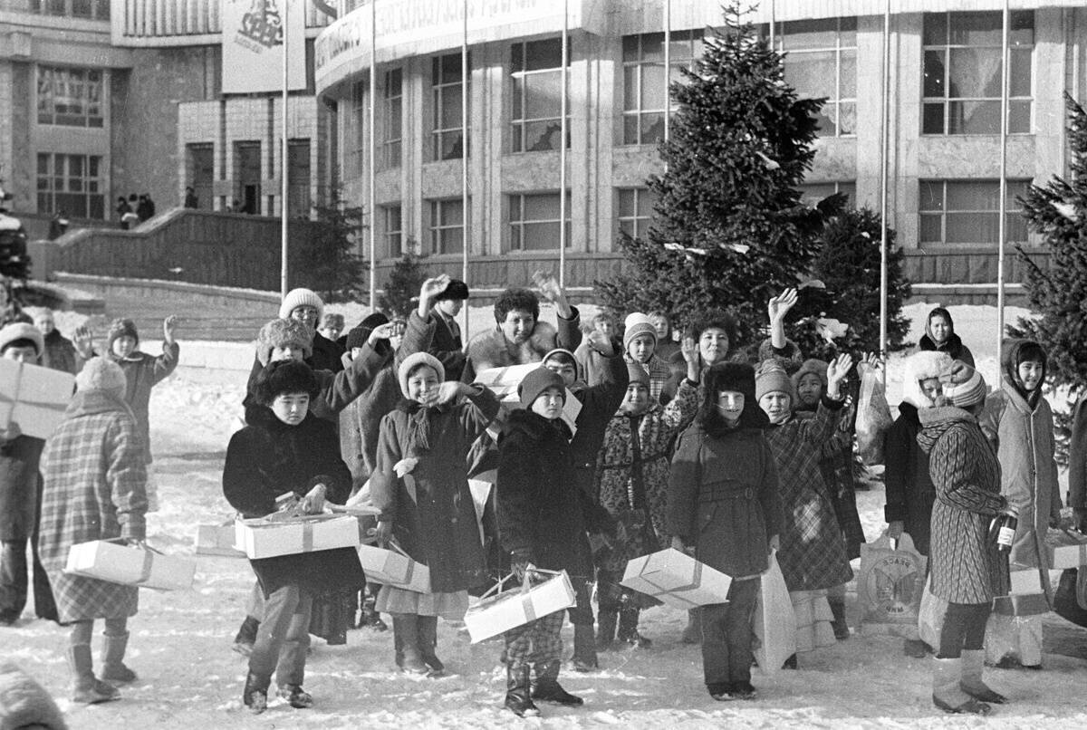 Президентская ёлка 1991 года в Казахстане