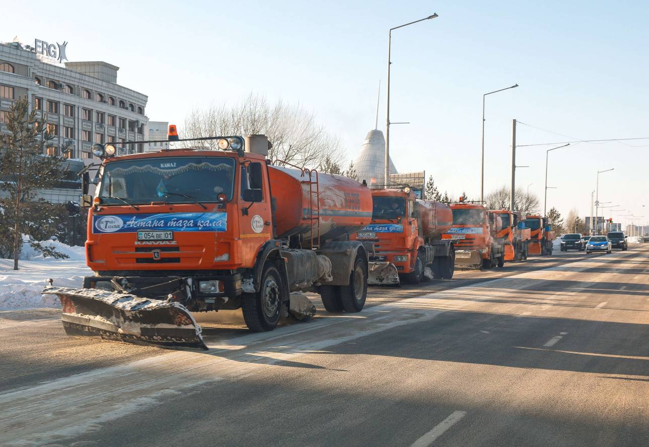 Магистральные улицы удалось очистить быстро, но проблемы возникли во дворах