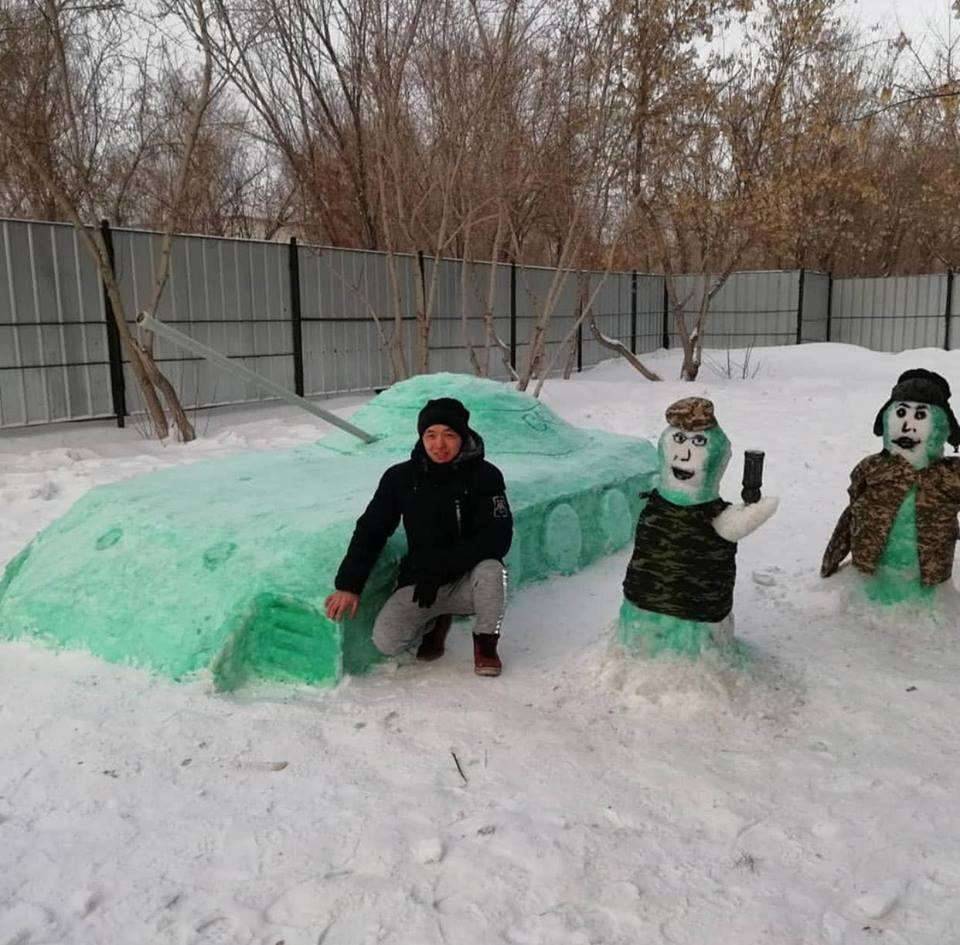 Санжар Каратай получил 100 тысяч тенга за самого креативного снеговика