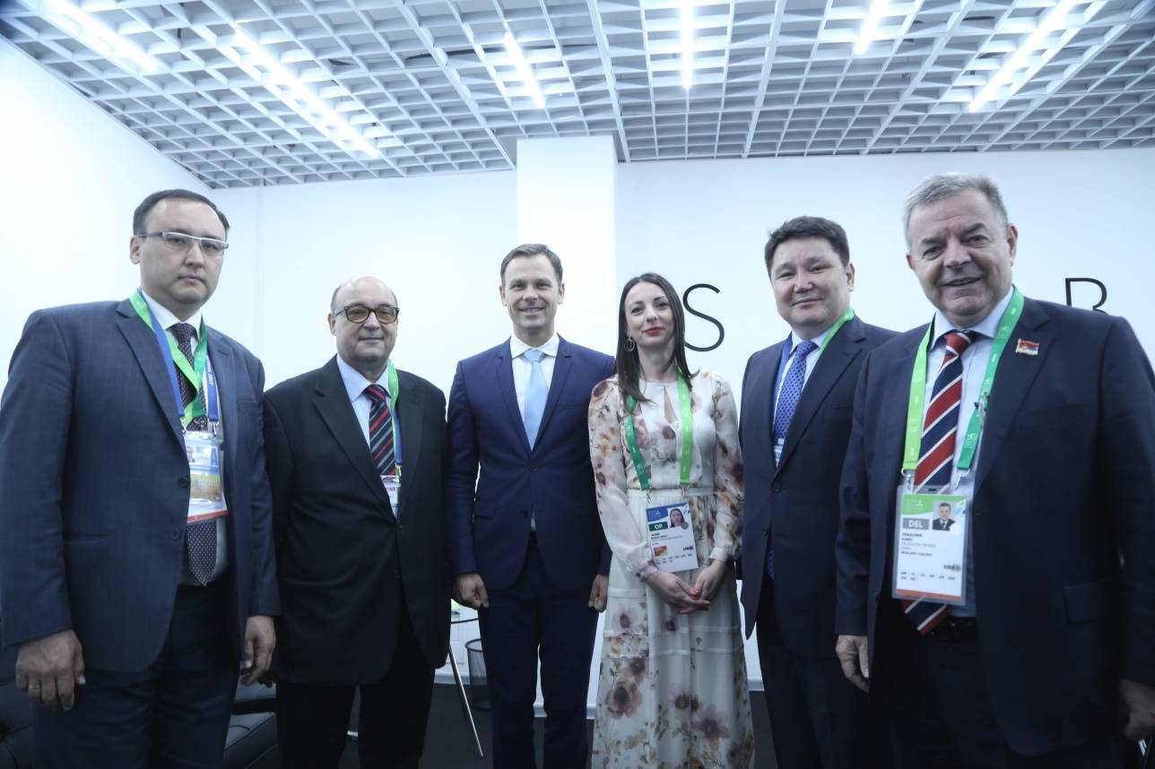 Сербская делегация на открытии павильона