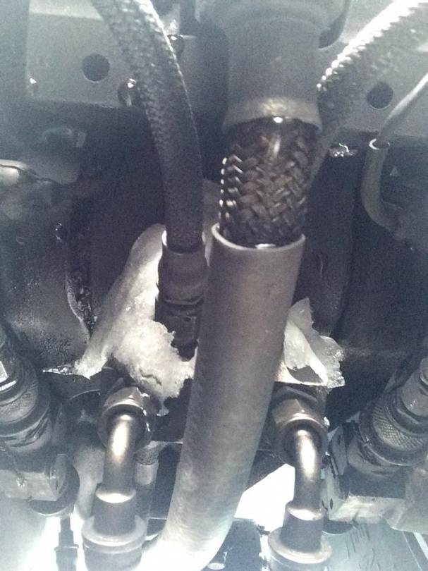 Шасси Fokker-100 завалило снегом