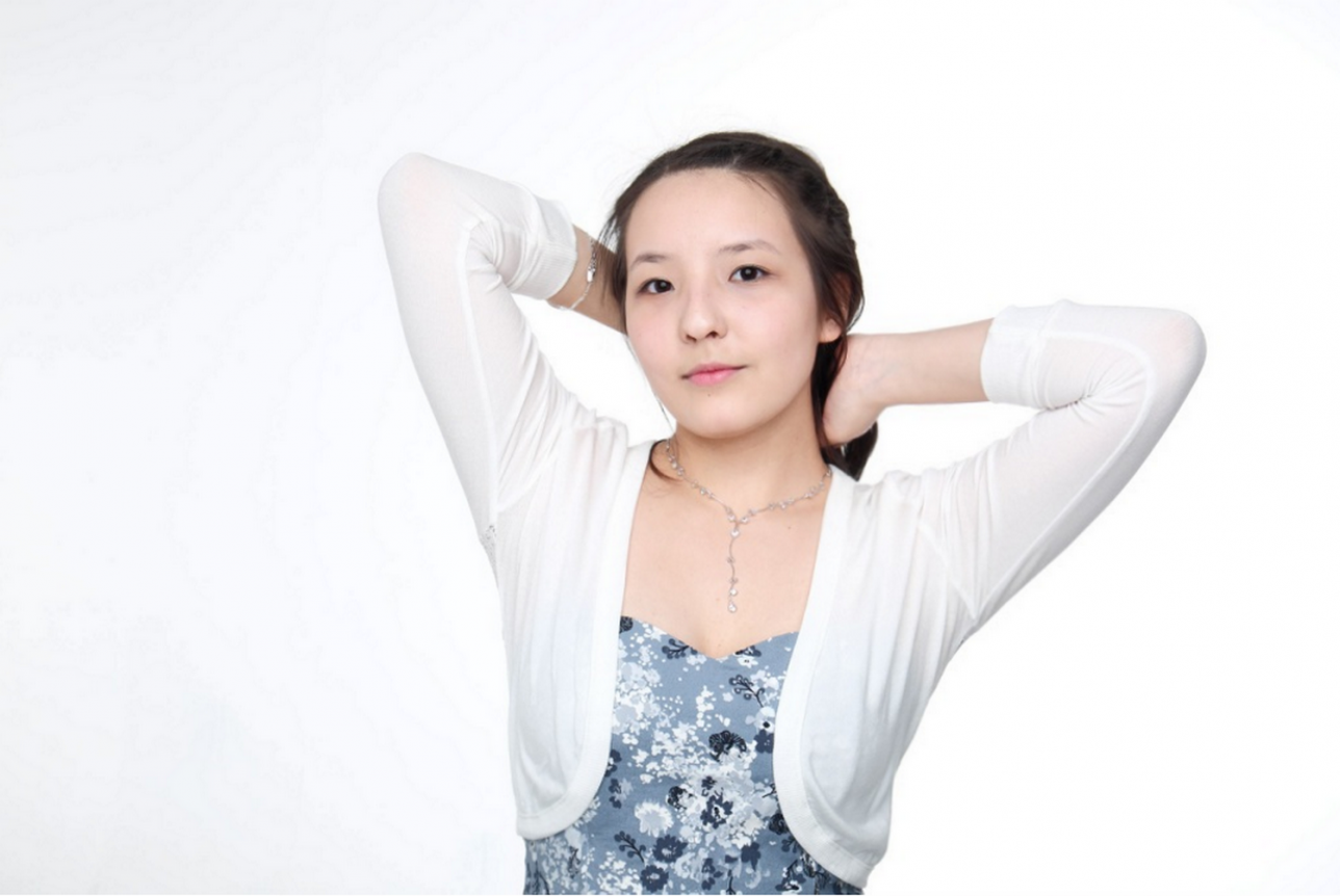 Выпускница Наргиз