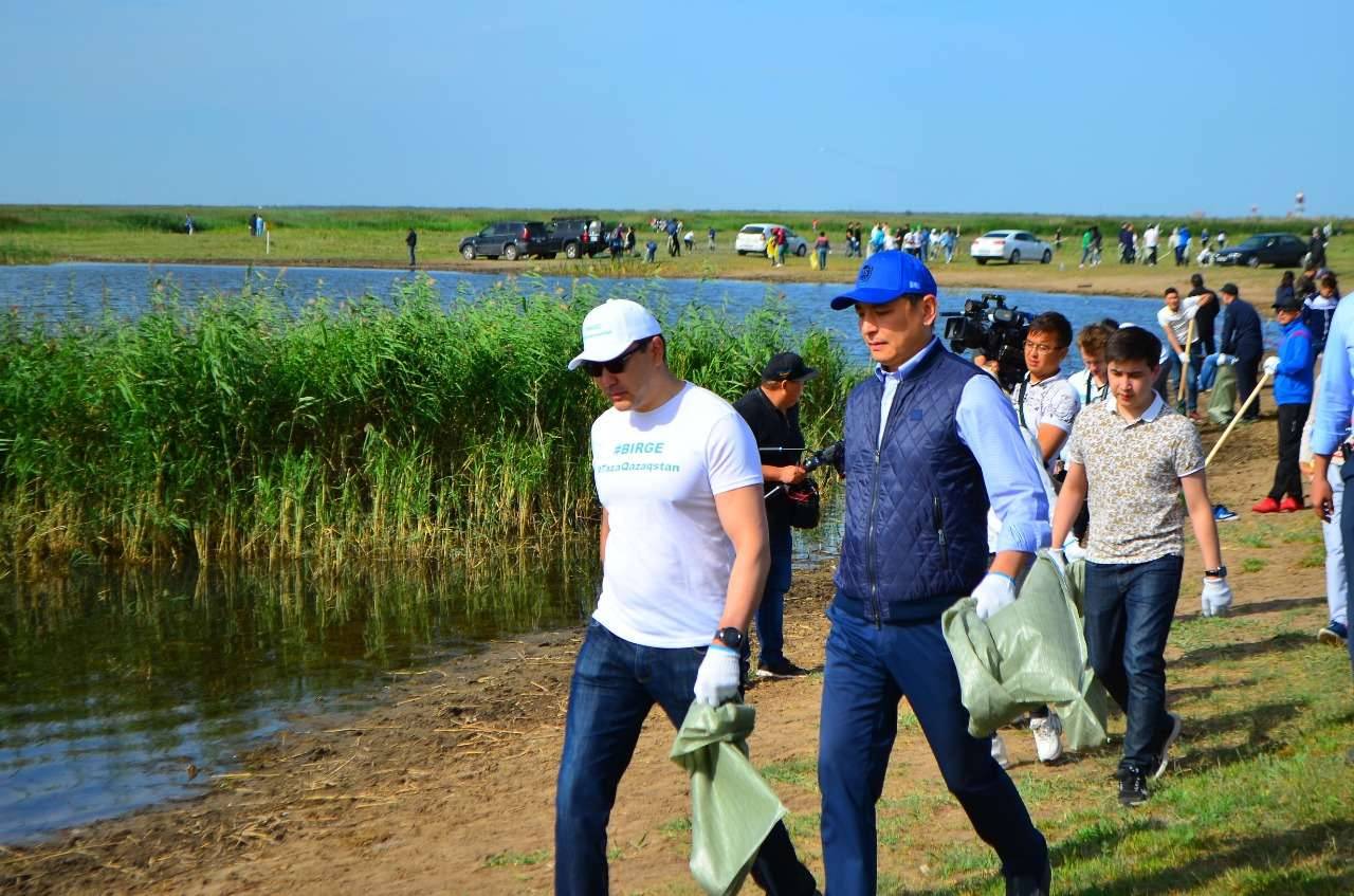 Первым делом были очищены территории водоёмов