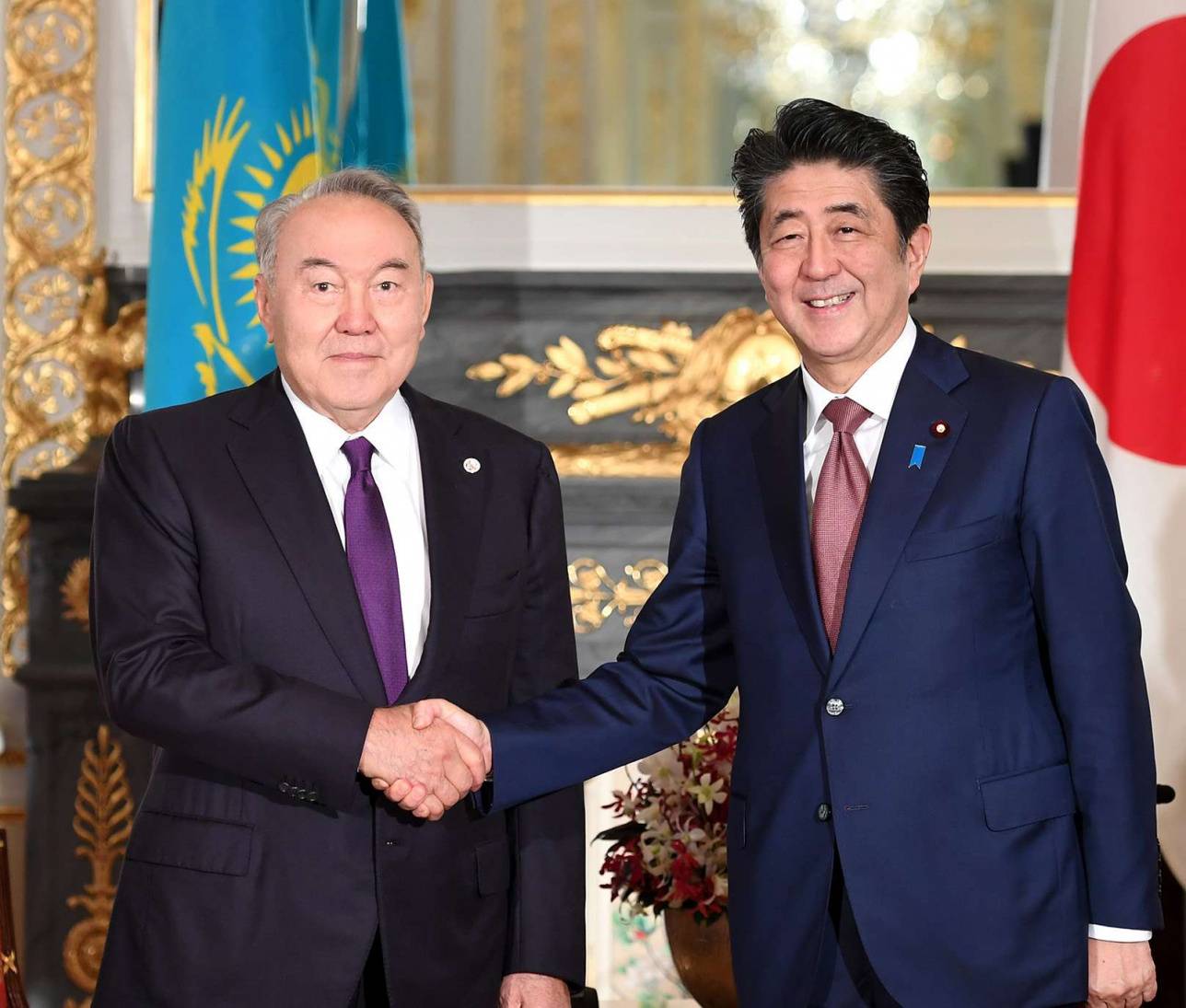 Нурсултан Назарбаев и Синдзо Абэ
