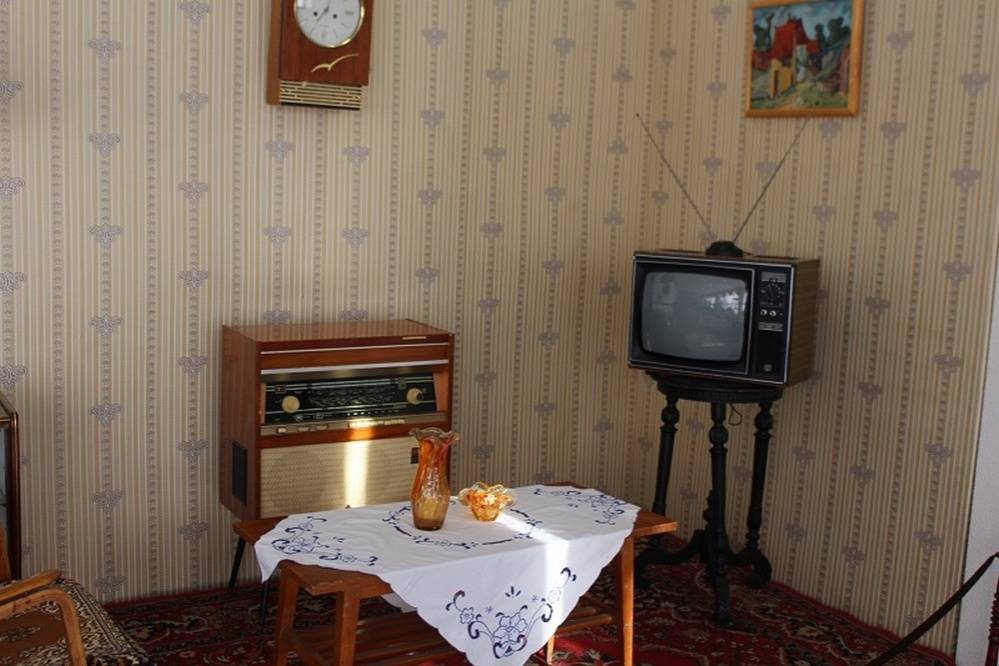 Так могла выглядеть комната советской квартиры