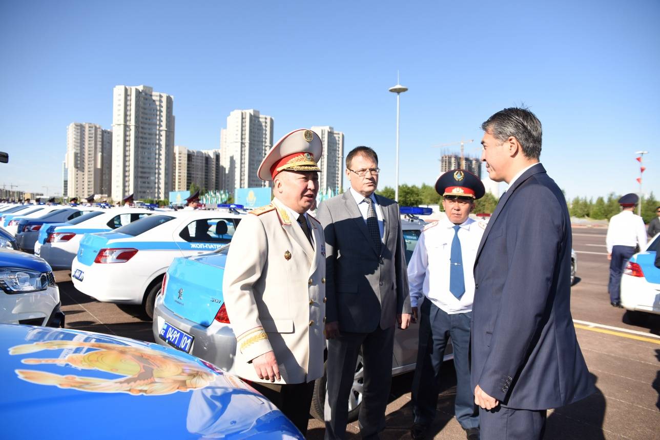 Аким Астаны осмотрел новый автопарк ДВД города 