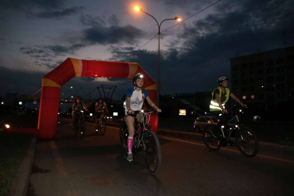 В Алматы стартовал первый ночной велопробег