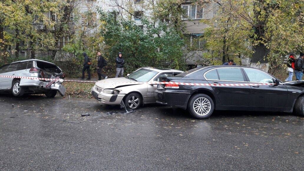 В ДТП пострадали три автомобиля