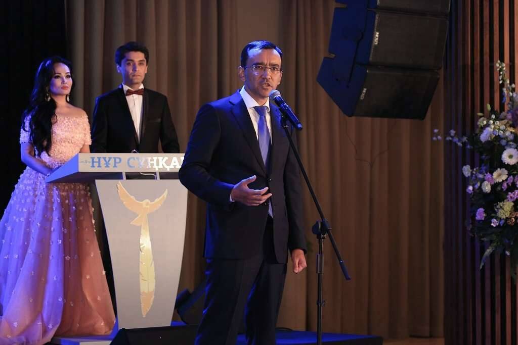 Маулен Ашимбаев поблагодарил представителей СМИ за поддержку, оказываемую партии "Нұр Отан"