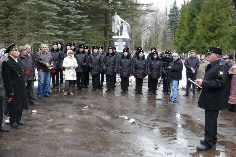 Нижний Новгород қаласындағы Талант Бөріқұлақов жерленген зиратта өткен қаралы жиын