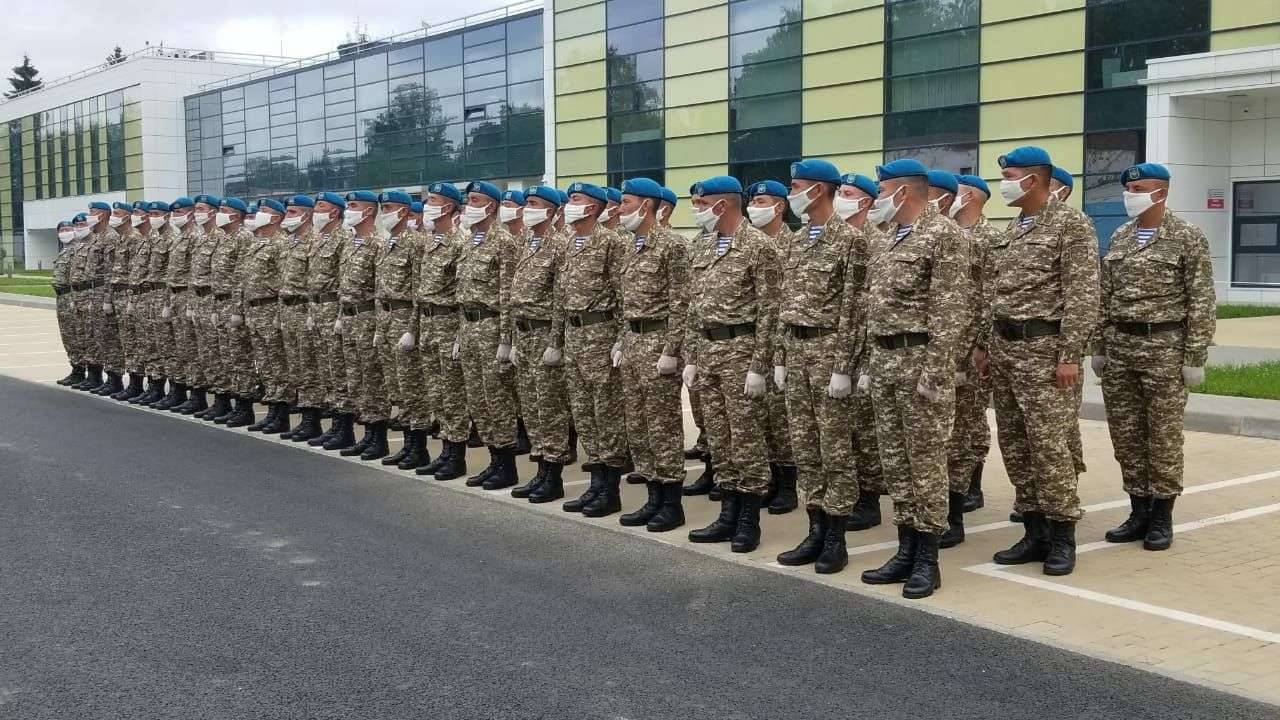 Участников парада отправили в Москву