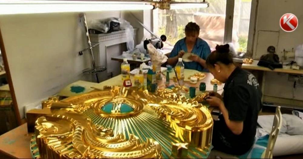 Цех по производству гербов в Караганде не справляется со спросом