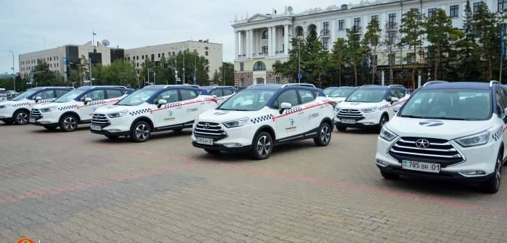 Парковка такси возле акимата