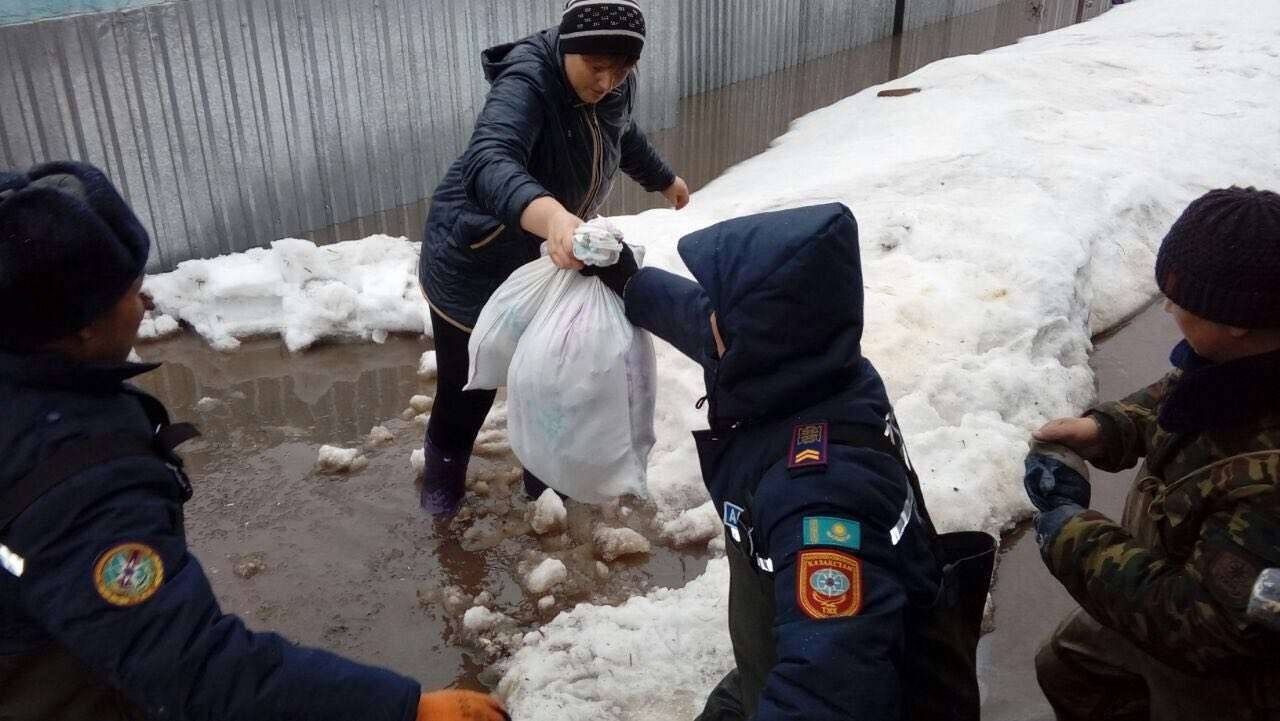 Эвакуация жителей села Зубовск 