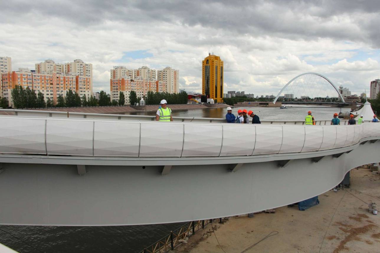 В Астане проверили на прочность мост "Атырау көпірі"