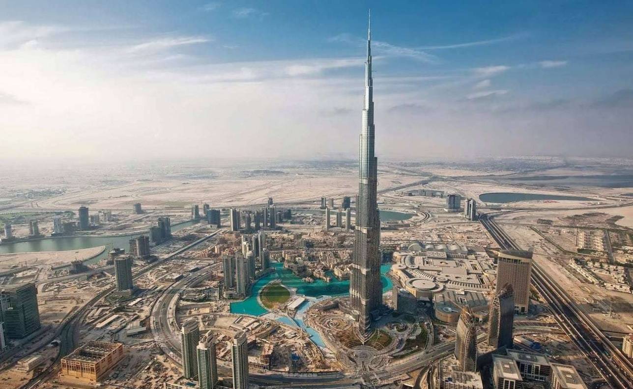 Самый высокий в мире небоскрёб Burj Khalifa в Дубай