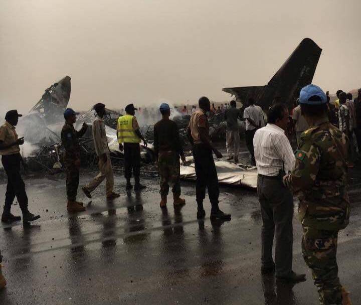 На борту самолёта находилось 44 пассажира