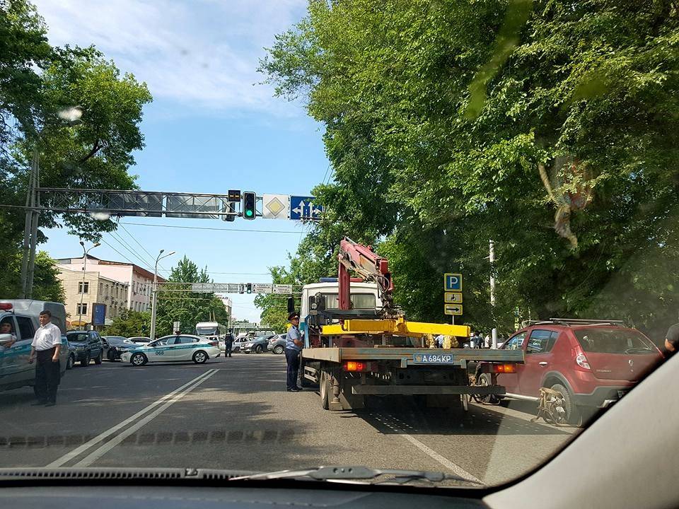 Неизвестный сообщил о бомбе