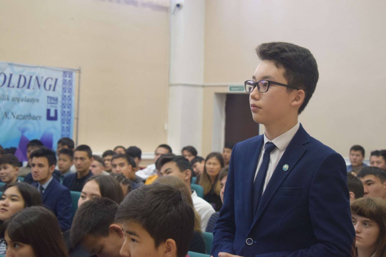 Дания Еспаева встретилась со студентами гуманитарно-юридического колледжа в столице