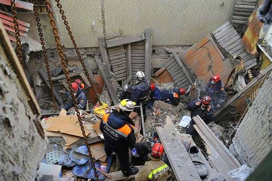 При обрушении здания погиб гражданин Кыргызстана