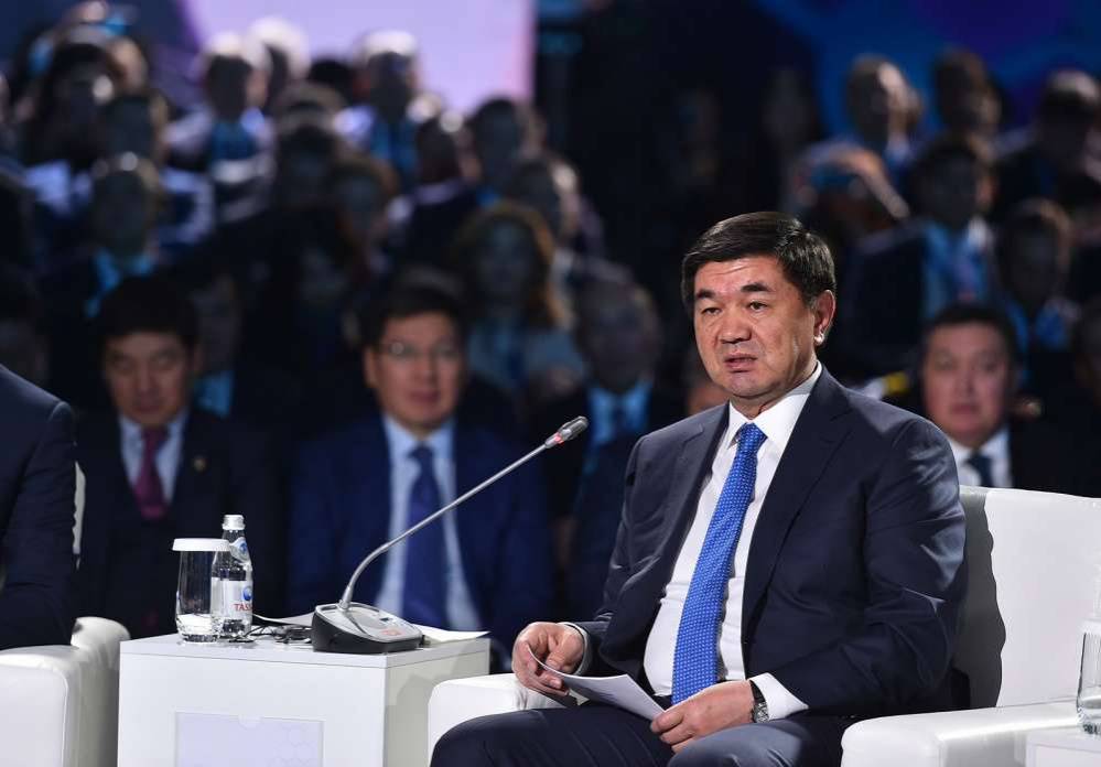 Премьер-министр КР Мухаммедкалый Абылгазиев делится цифрами