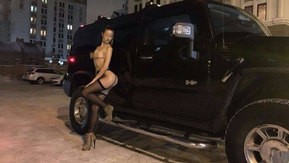 Фотосет на фоне Hummer в Астане