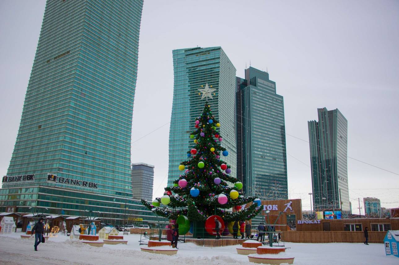 Вращающаяся ёлка 