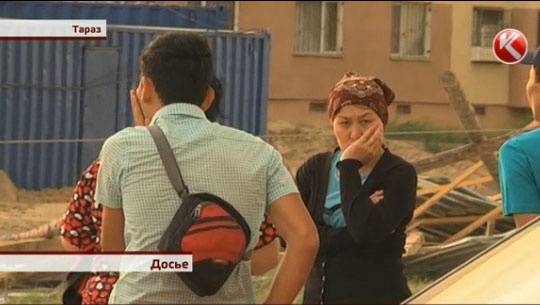 Последствия урагана на стройплощадке в Таразе