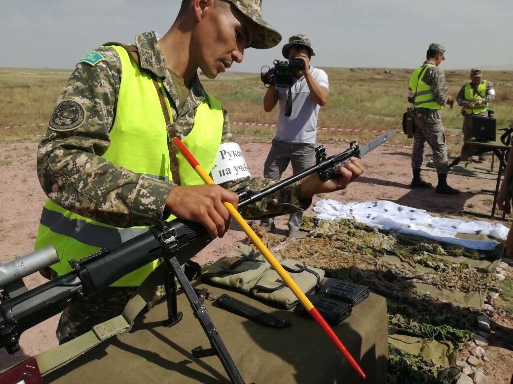 Показательные выступления военных переполошили таразцев