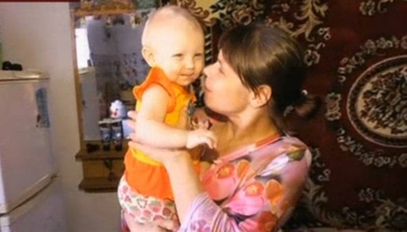 Годовалая Нина провела два месяца в доме ребёнка и вернулась домой