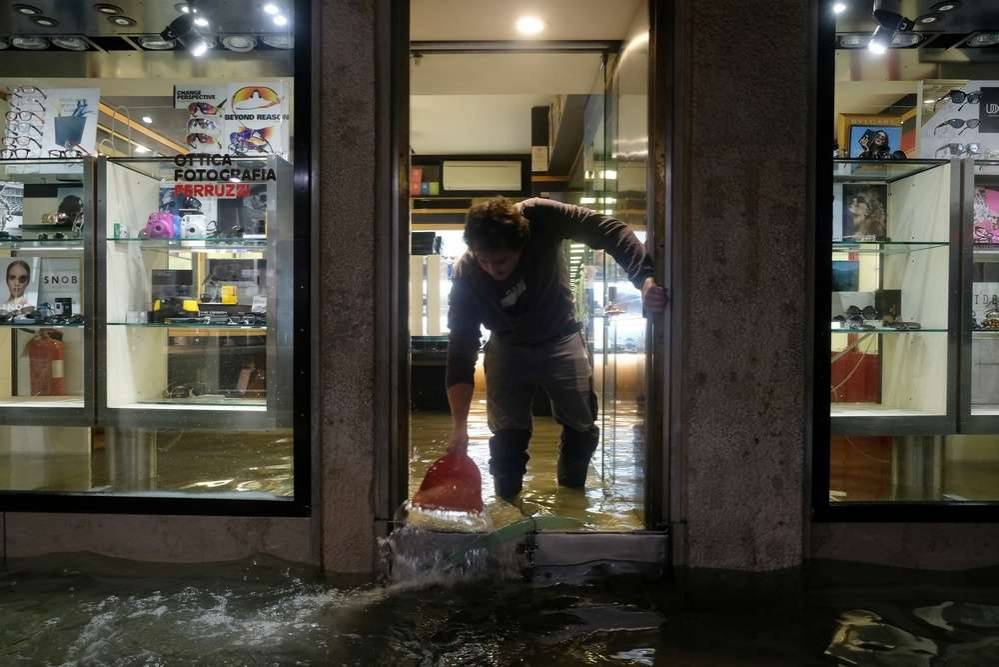 Уровень воды в городе достиг 187 см