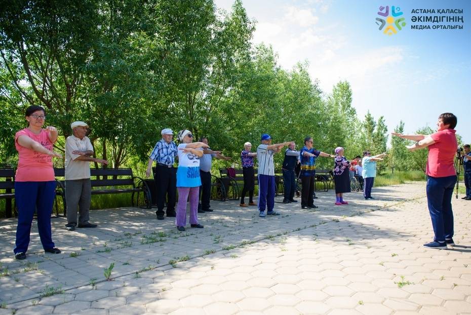 Утро в центре "Шарапат" начинается с зарядки